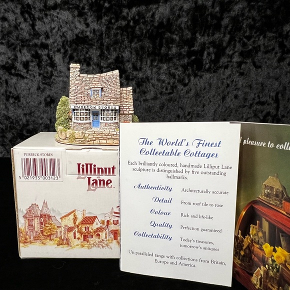 Lilliput Lane | Purbeck Stores | England Collection - Picture 2 of 11